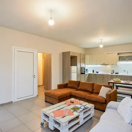 Souda Apartment *